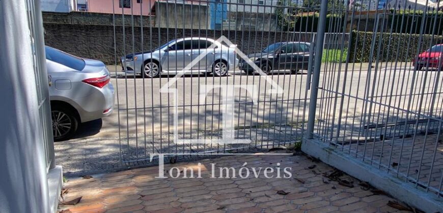 SOBRADO á Venda entre 3e 4 Avenida no centro de Balneário  Camboriú