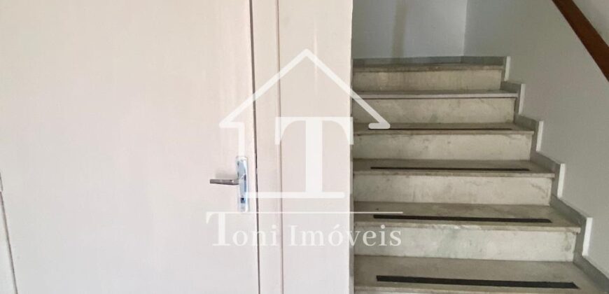 SOBRADO á Venda entre 3e 4 Avenida no centro de Balneário  Camboriú