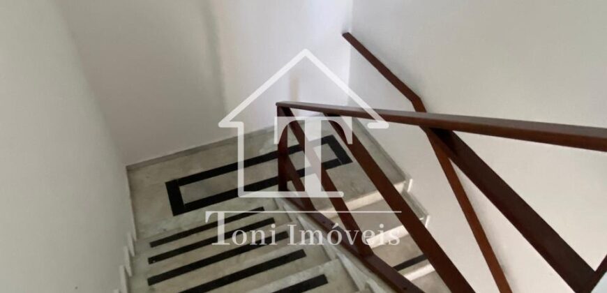 SOBRADO á Venda entre 3e 4 Avenida no centro de Balneário  Camboriú