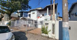 SOBRADO á Venda entre 3e 4 Avenida no centro de Balneário  Camboriú