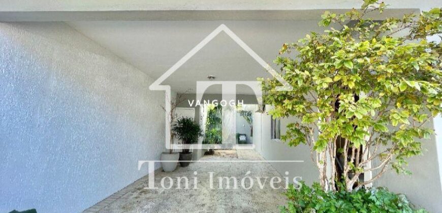 VENDE-SE CASA TÉRREA NO CENTRO DE BALNEARIO CAMBORIU