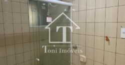 Exclusiva Propriedade Residencial com Cobertura Ampla e Dois Apartamentos Independentes na Rua 1950