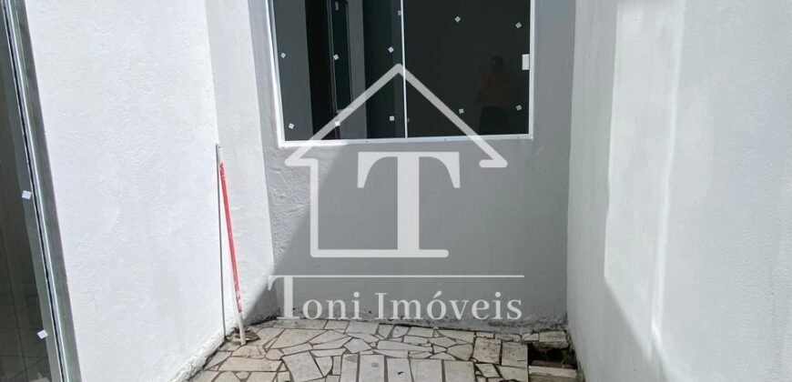 Exclusiva Propriedade Residencial com Cobertura Ampla e Dois Apartamentos Independentes na Rua 1950