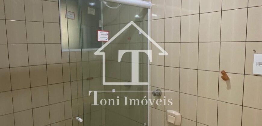 Exclusiva Propriedade Residencial com Cobertura Ampla e Dois Apartamentos Independentes na Rua 1950