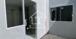 Exclusiva Propriedade Residencial com Cobertura Ampla e Dois Apartamentos Independentes na Rua 1950