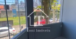 Exclusiva Propriedade Residencial com Cobertura Ampla e Dois Apartamentos Independentes na Rua 1950