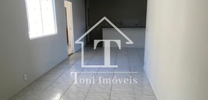 Exclusiva Propriedade Residencial com Cobertura Ampla e Dois Apartamentos Independentes na Rua 1950