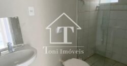 Exclusiva Propriedade Residencial com Cobertura Ampla e Dois Apartamentos Independentes na Rua 1950