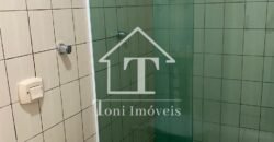 Exclusiva Propriedade Residencial com Cobertura Ampla e Dois Apartamentos Independentes na Rua 1950