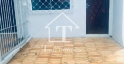 Exclusiva Propriedade Residencial com Cobertura Ampla e Dois Apartamentos Independentes na Rua 1950